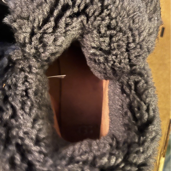 Ugg high top sneaker - Picture 6 of 7